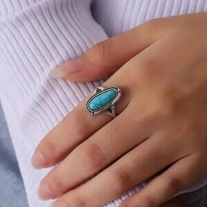 Elegant Vintage-Inspired Oval Blue Turquoise Statement Ring